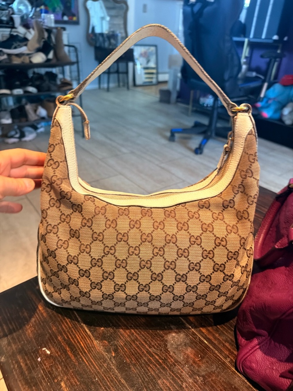 Gucci Charmy Small Hobo - Like new comes with dust bag, charm & originl bag - Picture 5 of 13